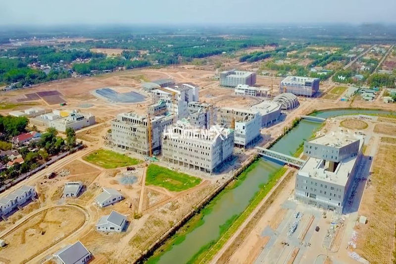 hinh-anh-tien-do-truong-dai-hoc-quoc-te-viet-duc